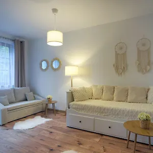 apartamenty-rezydencja-pod-swierkami-sunseasons24.karpacz-hotel.com/